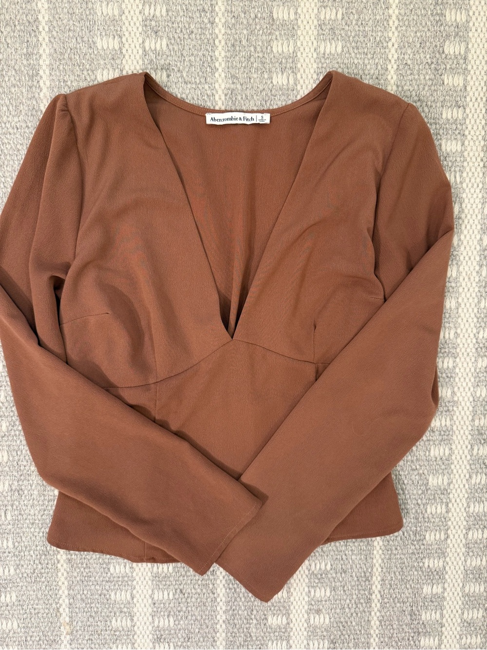 Abercrombie & Fitch Blouse Deep V Long Sleeve Small Coquette Romantic